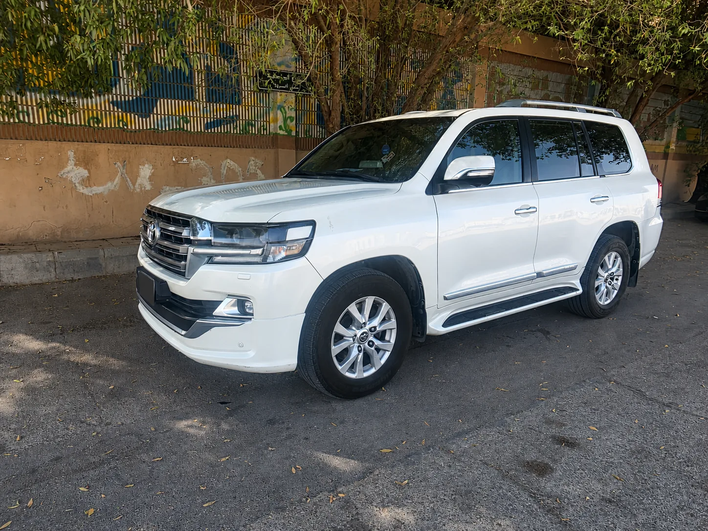 Toyota Land Cruiser GXR 2017 لدى ركن الصفاء في الرياض